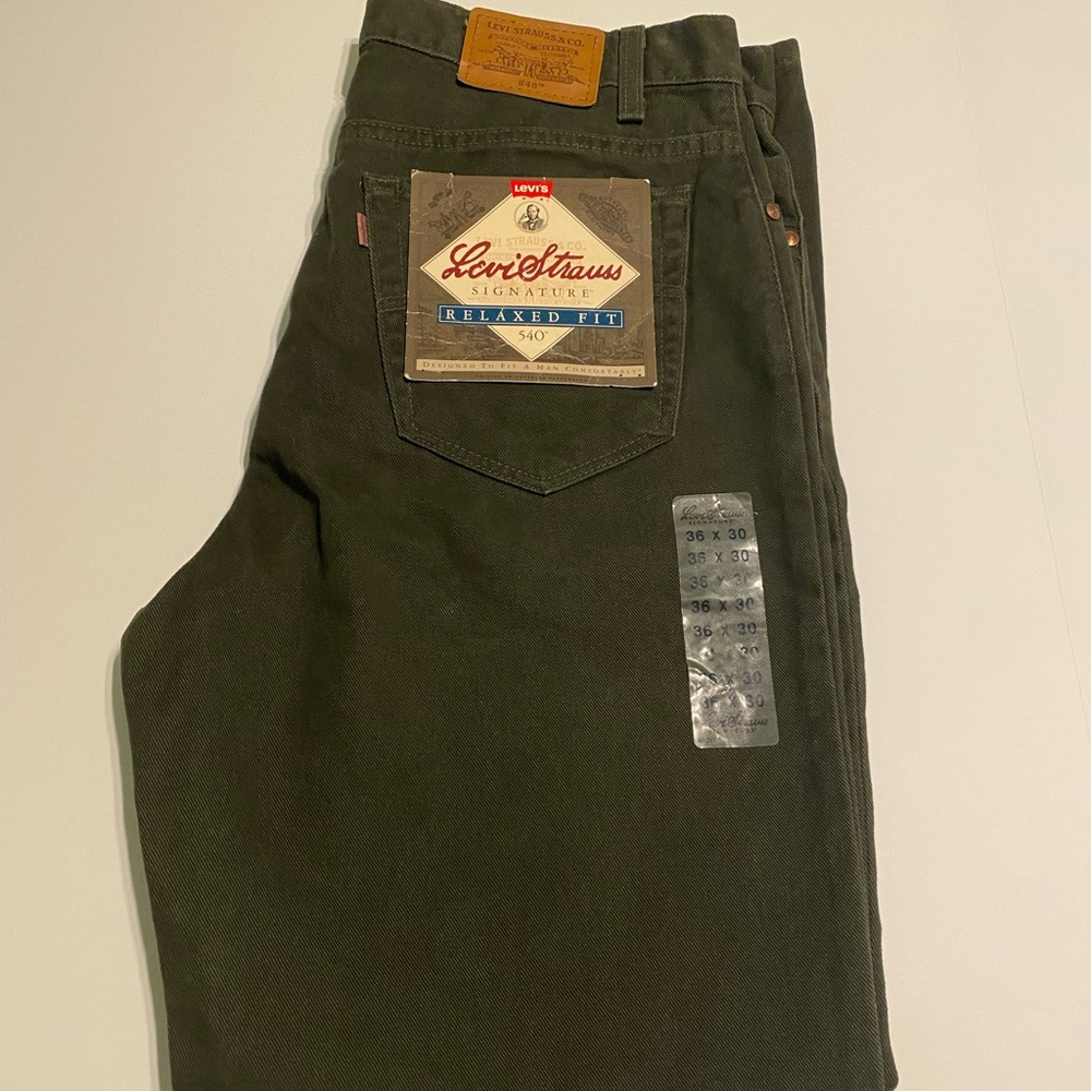New Levi’s Relaxed Fit Green 36x30